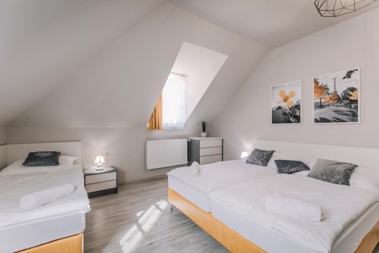 Soho Apartmanhaz 杰尔 外观 照片