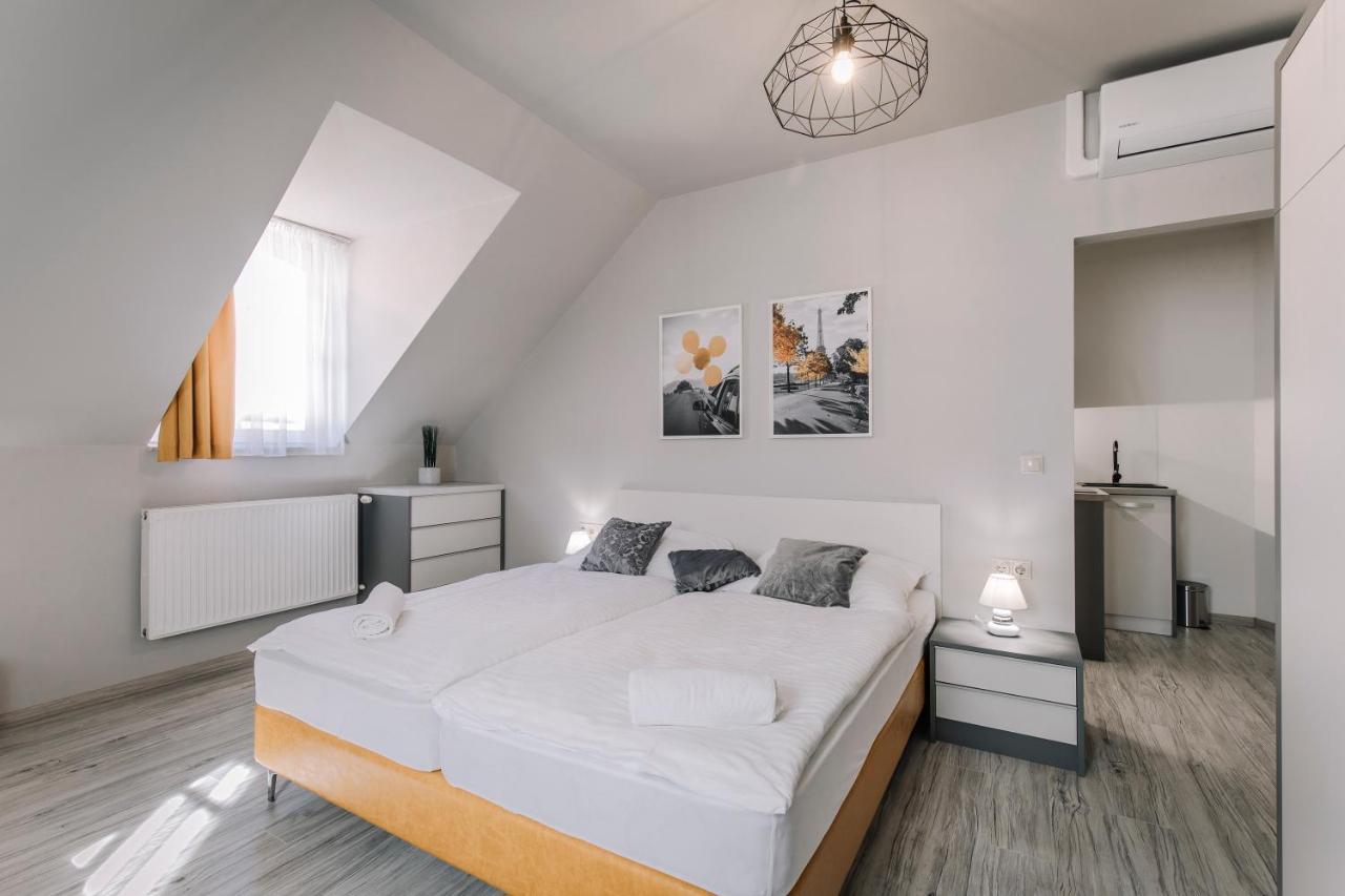 Soho Apartmanhaz 杰尔 外观 照片