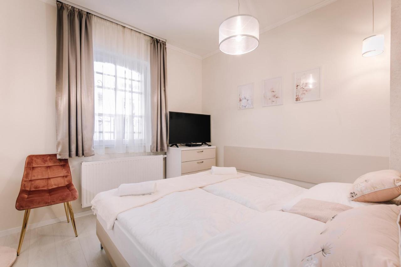 Soho Apartmanhaz 杰尔 外观 照片