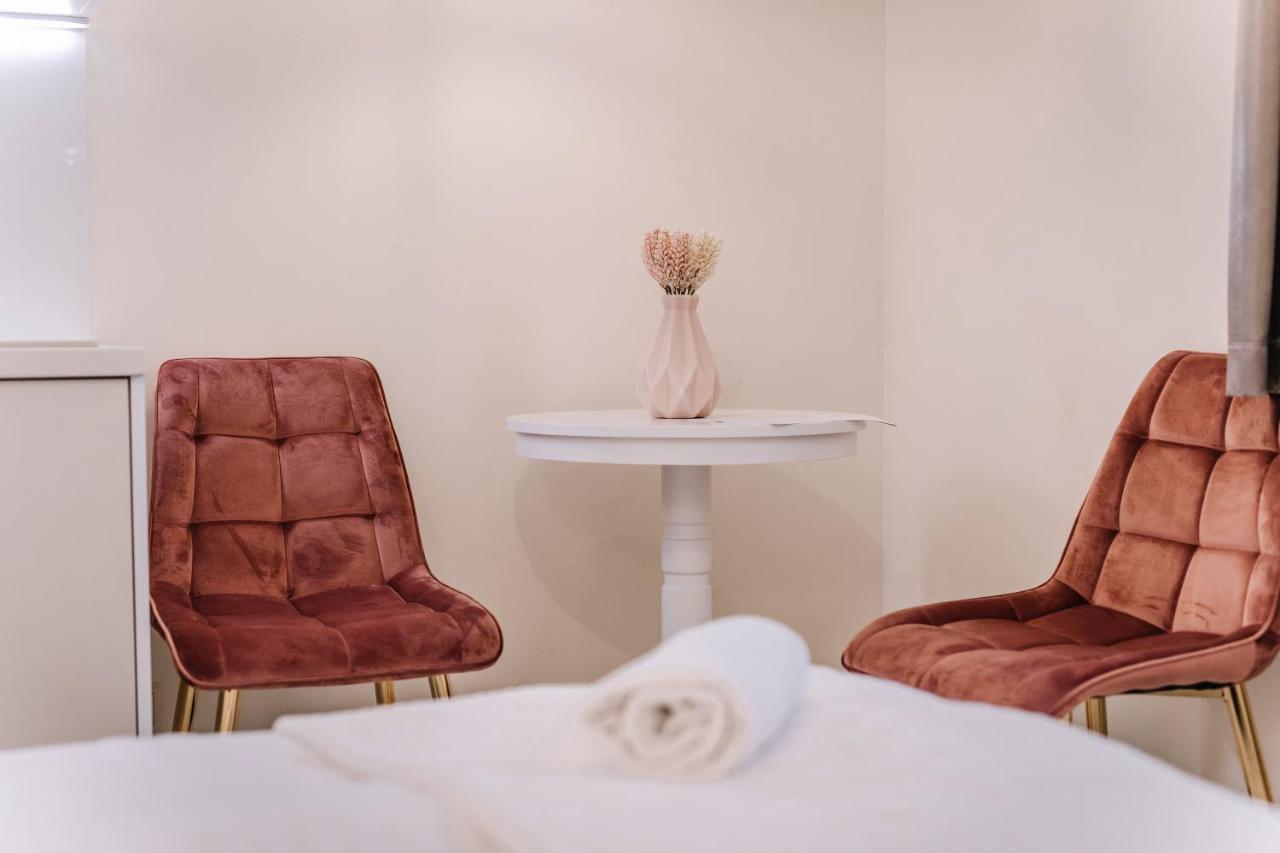 Soho Apartmanhaz 杰尔 外观 照片
