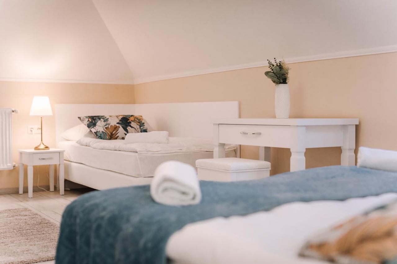 Soho Apartmanhaz 杰尔 外观 照片